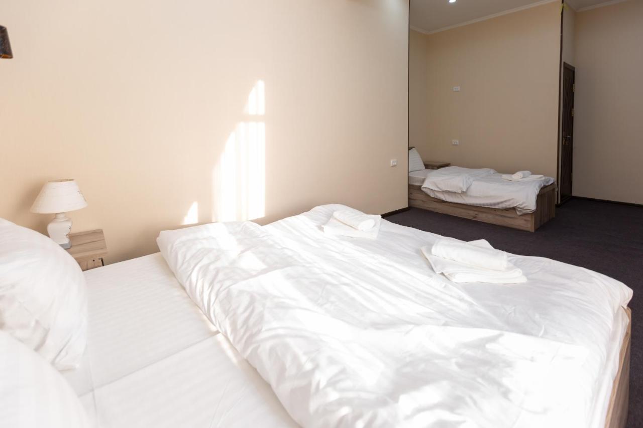 Light Hotel タシュケント エクステリア 写真